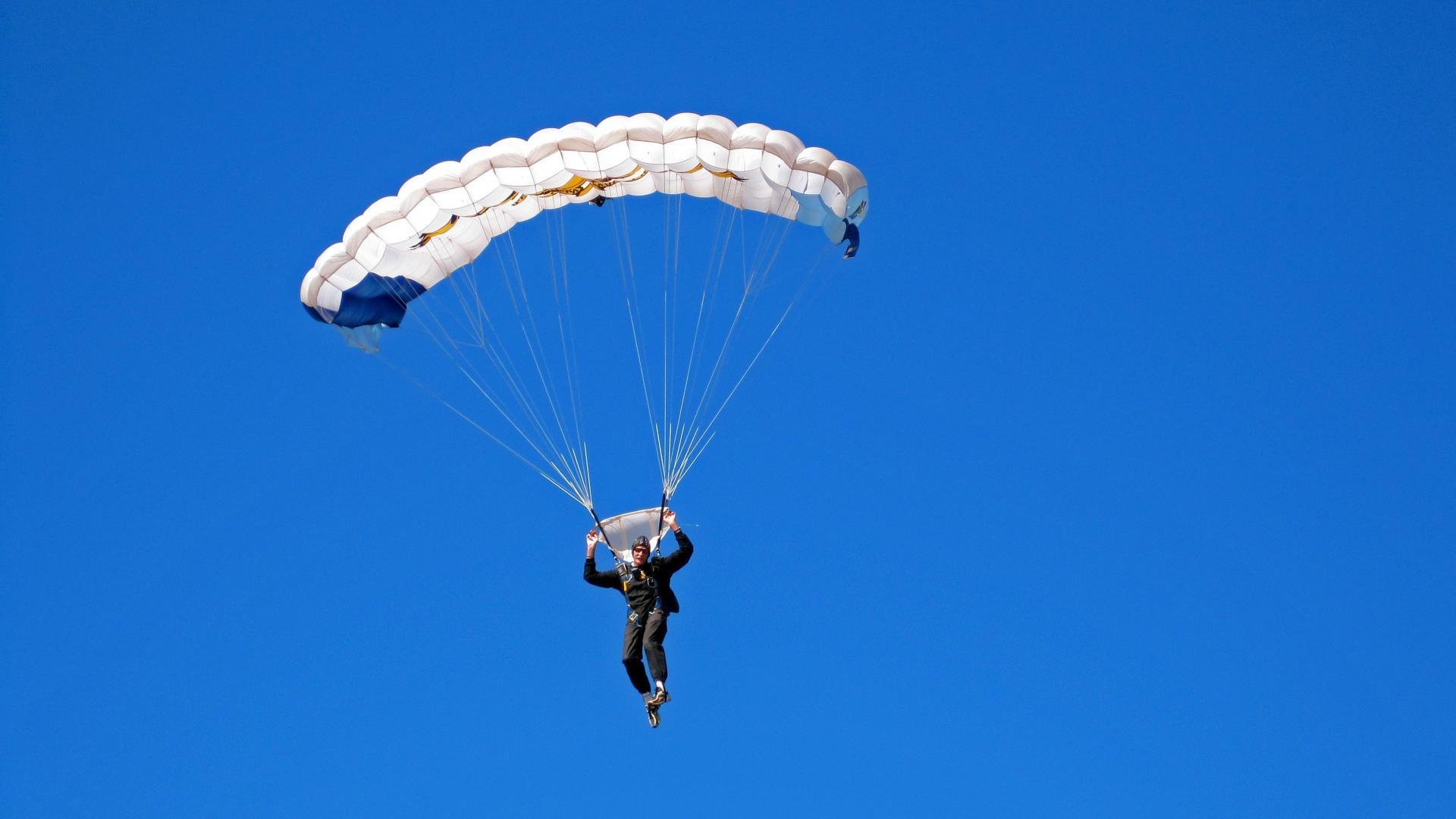 足球教学直播课覆盖全国六千所学校，足球课程视频